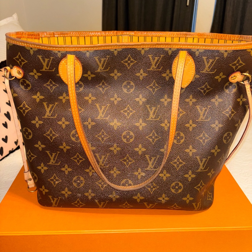 Neverfull Louis Vuitton Brown Monogram Tote
💥💥💥 THIS WEEKEND ONLY SALE💥💥💥
